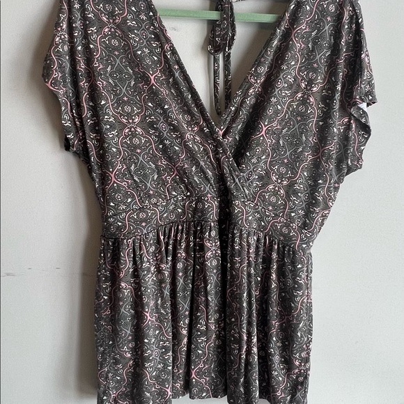 Torrid Surplice Babydoll Tee Size 0X - Picture 5 of 9